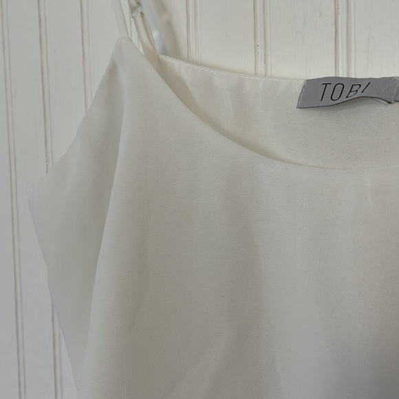 NEW WITH TAGS | Tobi White Chiffon Flowy Crop Tank Top (LARGE) - Picture 2 of 4